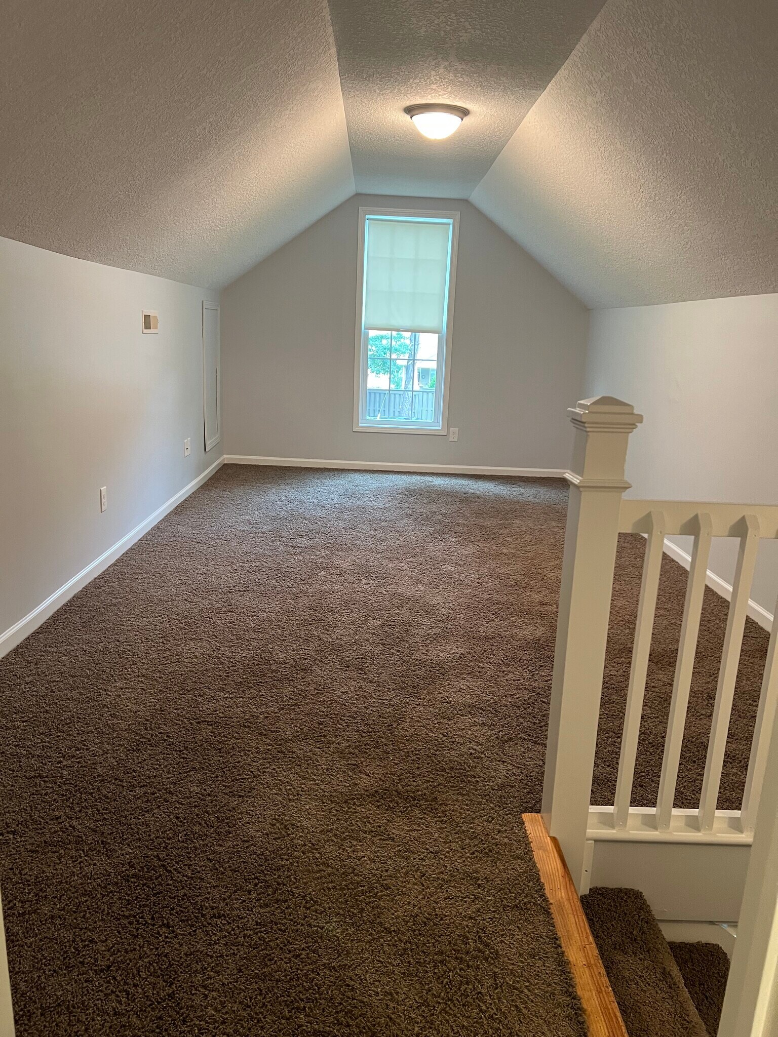 Upstairs space for office or rec room.. - 20 Enka Pine St
