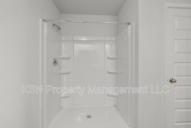 Building Photo - 129 Azure Dr