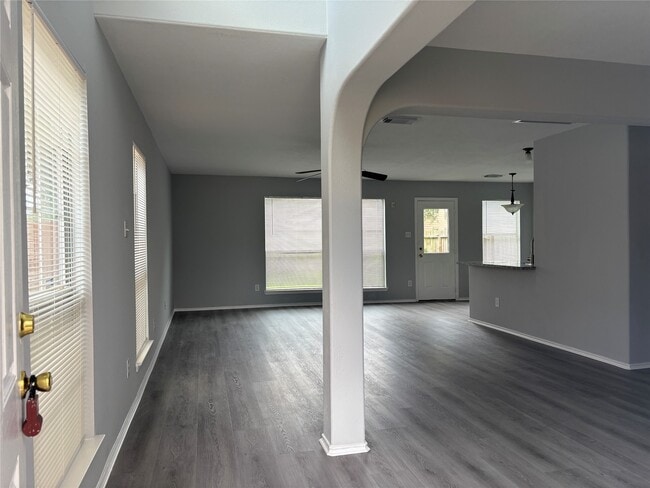 Building Photo - 13642 Rural Oak St