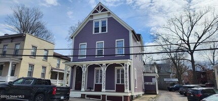 Building Photo - 74 Caroline St