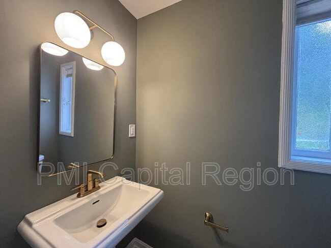 Building Photo - 7021 Whittier Blvd