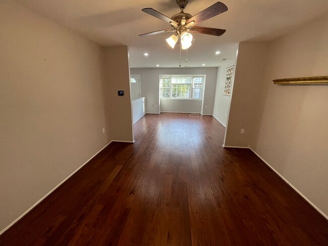 Building Photo - 15039 Cherrywood Dr
