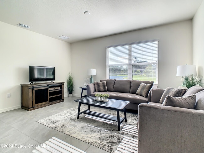 Building Photo - 2243 Capital Dr