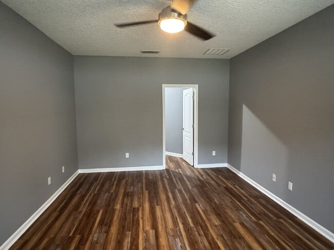 Building Photo - For Rent