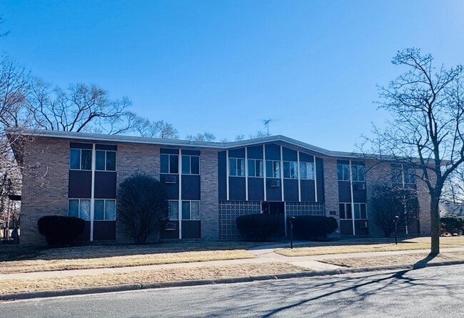 Building Photo - Garden Apartments