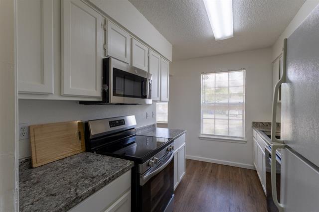 Building Photo - 741 Woodland Ct