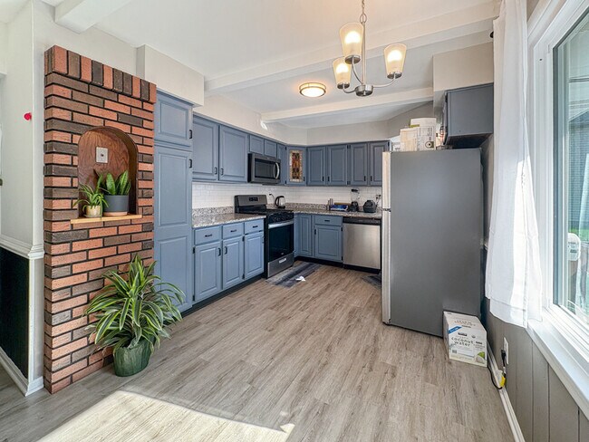 Building Photo - 4381 S 37th St.
