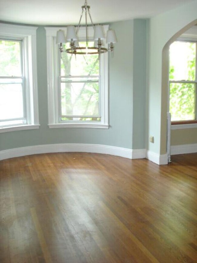 Building Photo - 5 BED/2 BATH NEAR B.U. FOR 9/1/2026