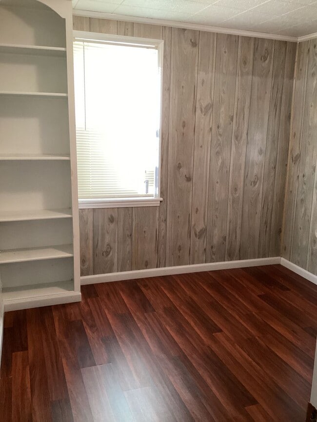 Building Photo - 224 W North St