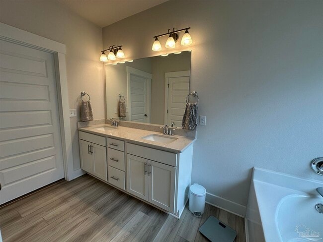 Building Photo - 236 Camellia Dr