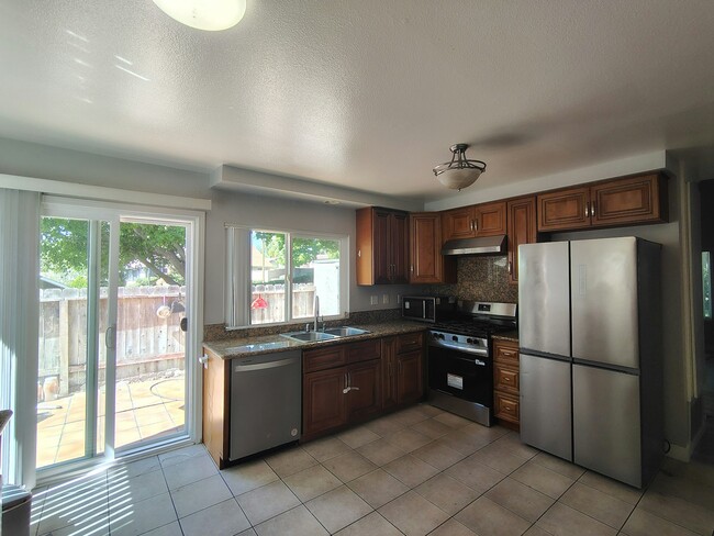 Building Photo - 10805 Caravelle Pl