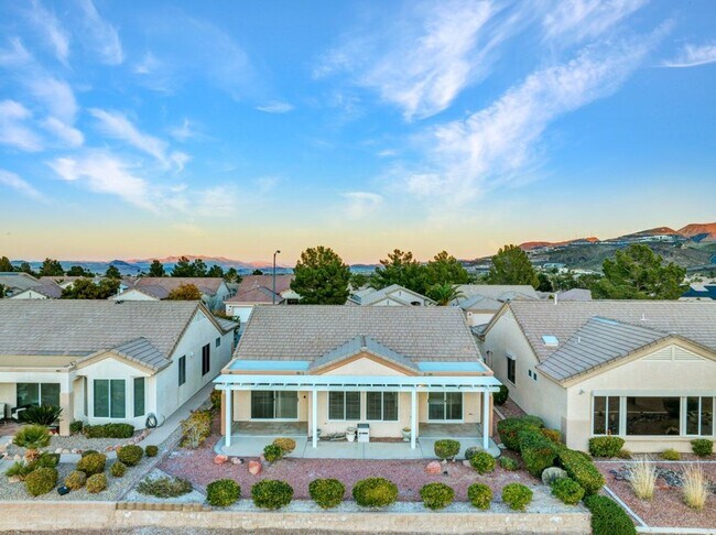 Building Photo - Beautiful Single-Story Home on the Golf Course in Sun City MacDonald Ranch (55+ Community)