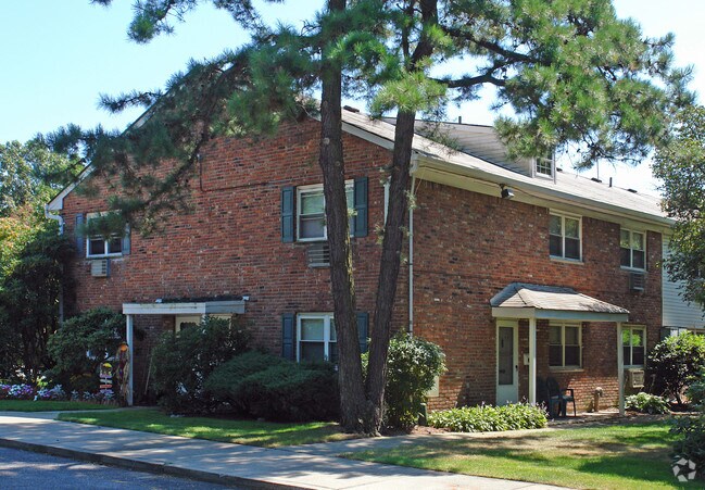 Building Photo - 41-55 Waverly Ave