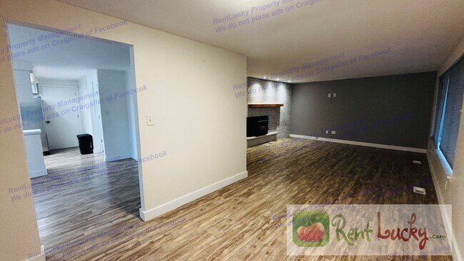 Building Photo - Charming 3 Bedroom Rambler + Large Storage/Shop  | Kent, WA