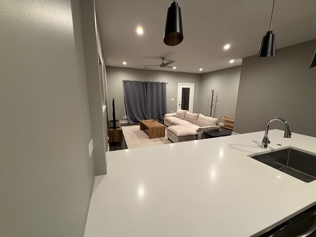 Building Photo - 1734 W Cullerton St