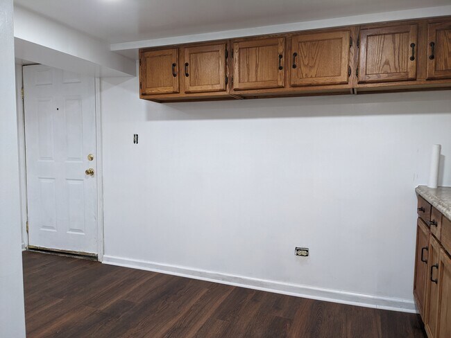 Building Photo - 5719 W Giddings St