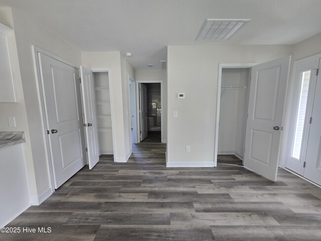 Building Photo - 408 Sam Millis Dr