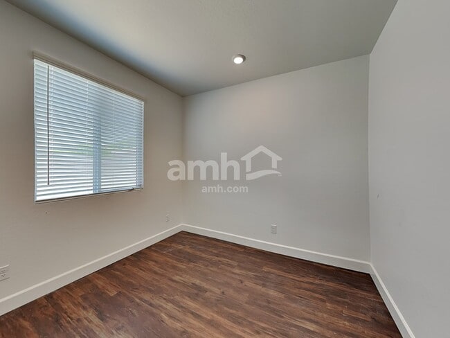 Building Photo - 17166 W Lawrence Ln