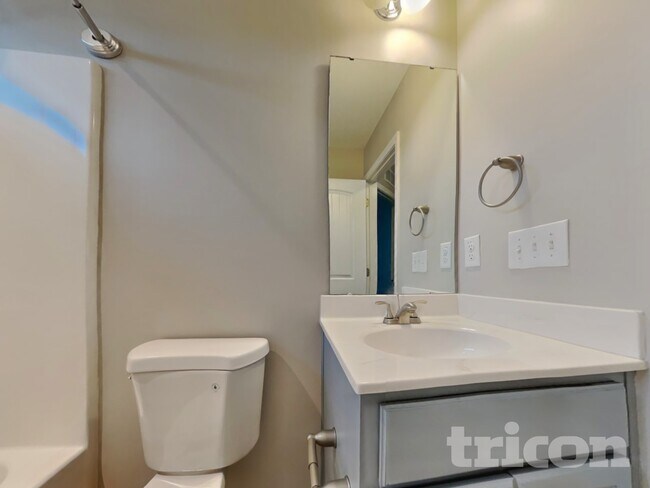 Building Photo - 15 Coswell Ct