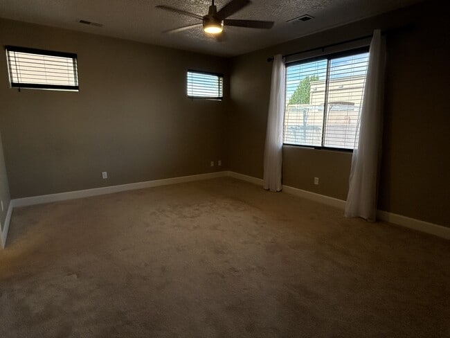Building Photo - 7115 Vista Terraza Dr NW