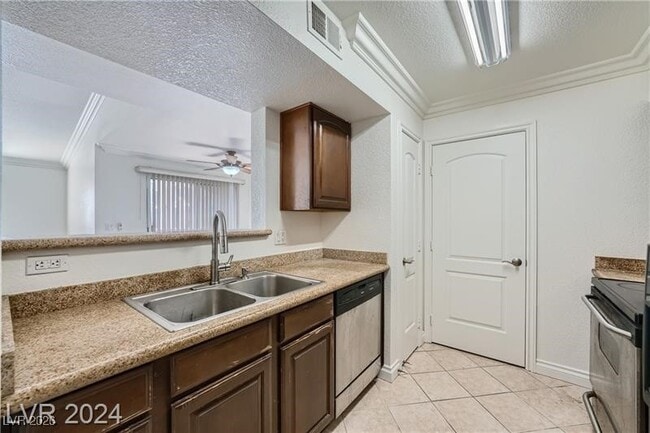 Building Photo - 8101 W Flamingo Rd