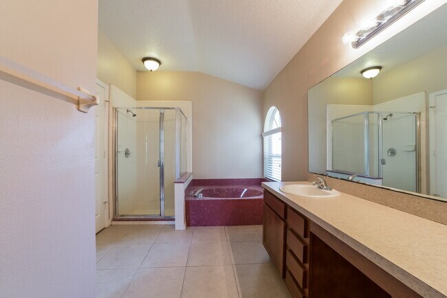 Building Photo - 4924 Labrador Ln
