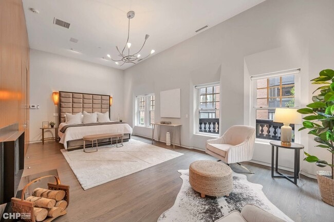 Building Photo - 36 E Schiller St