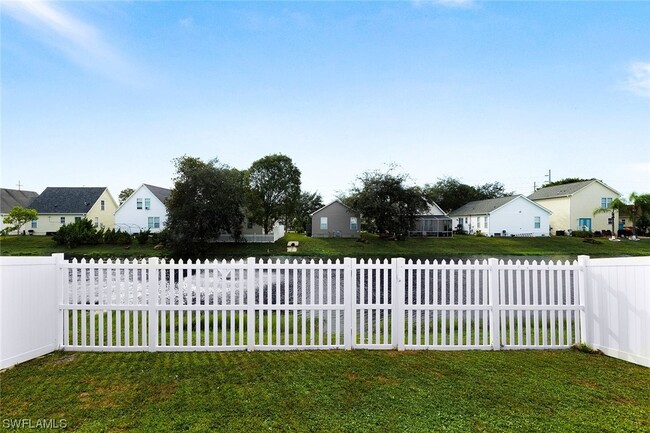 Building Photo - 406 Leawood Cir