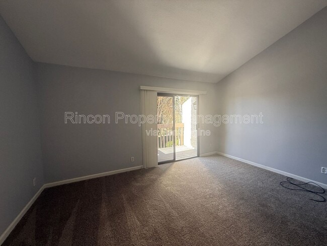 Building Photo - 2199 Olivewood Dr