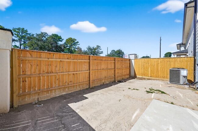 Building Photo - 12315 New Jordan Ln