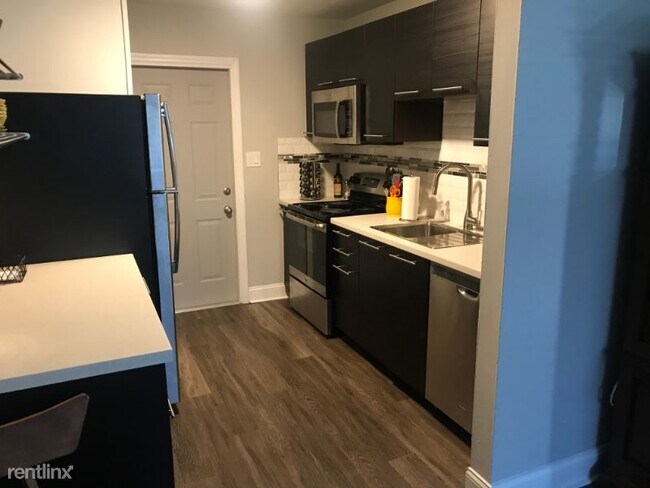 Building Photo - 3104 W San Juan St