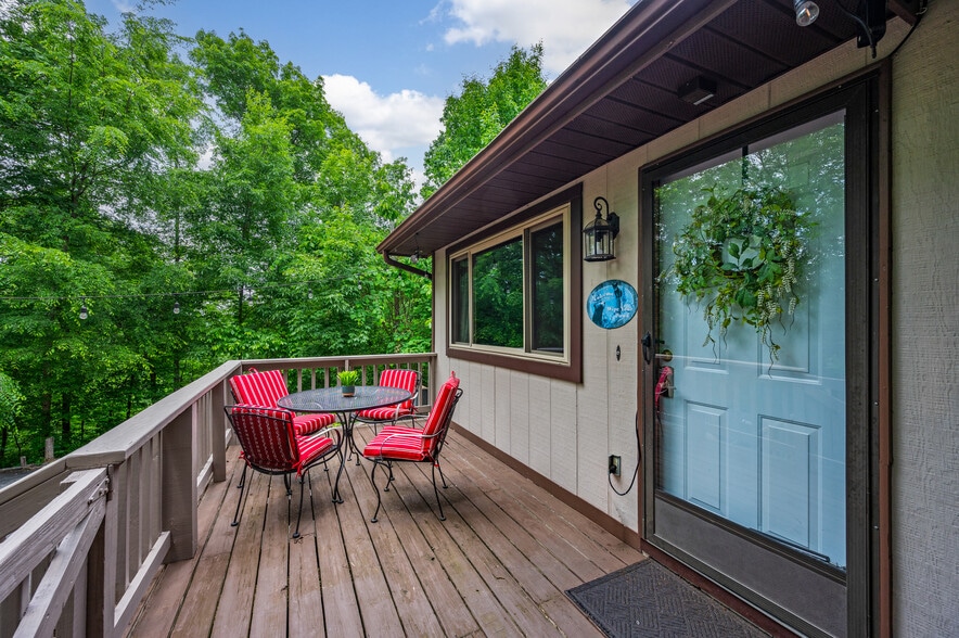 Building Photo - 930 Hideaway Hills Cir