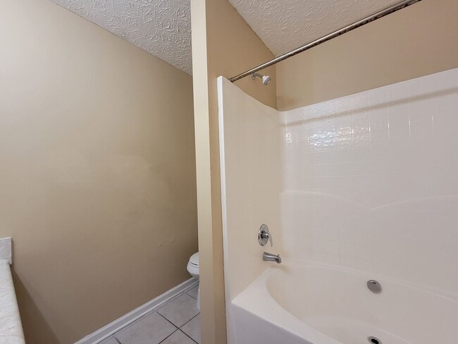 Building Photo - 2 Story-Townhome - 1 Car Garage - Gated Community - Camp Creek