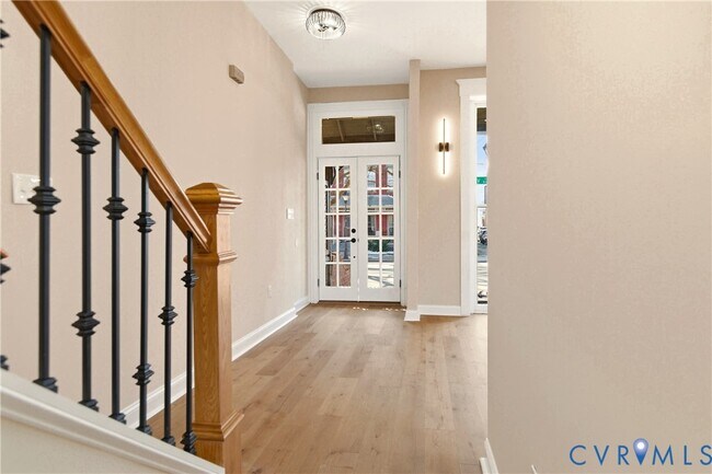 Building Photo - 316 W Clay St