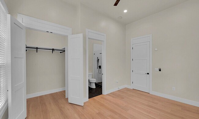 Building Photo - Beautiful 3 bedroom / 3 bath house available now!