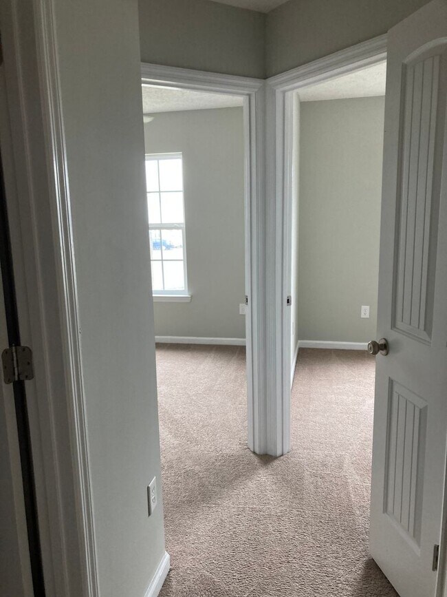 Building Photo - Charming 3 BR/2.5 bath  in a quiet, well-kept neighborhood. Convenient to schools, Tyndall AFB, s...