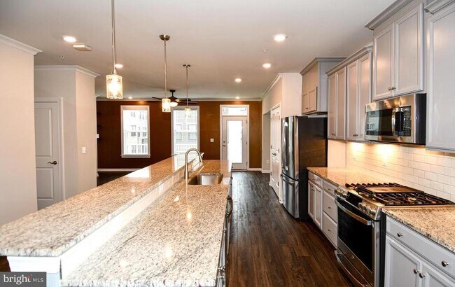 Building Photo - 20739 Heron Landing Dr