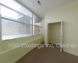 Building Photo - 123 E Broad St