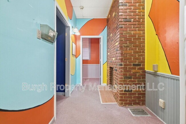 Building Photo - 502 Walnut Ave