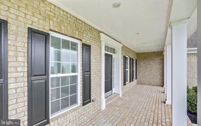 Building Photo - 14673 Falconaire Pl