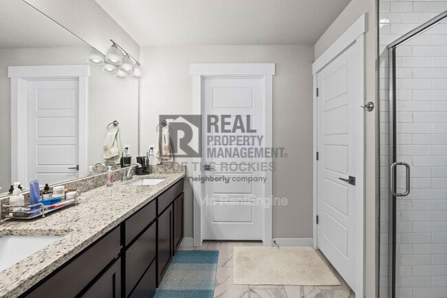 Building Photo - 218 E Chestnut St