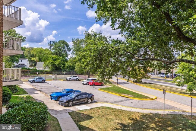 Building Photo - 2600 Indian Dr