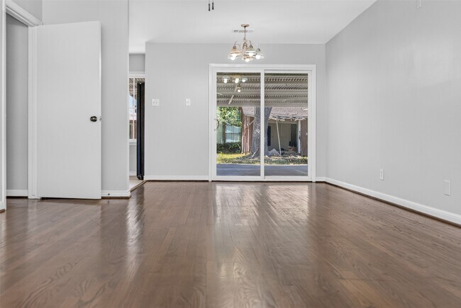 Building Photo - 1409 Wycliffe Dr