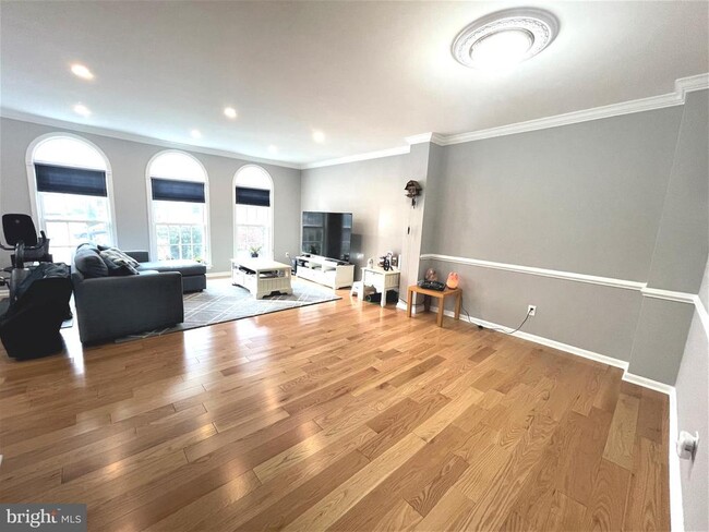 Building Photo - 4513 Monmouth St