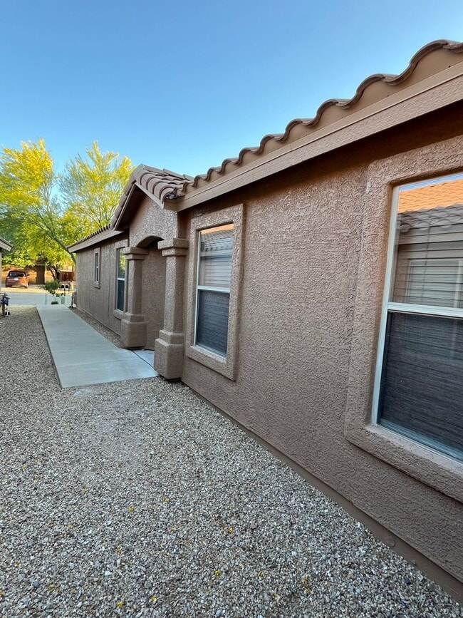 Building Photo - RANCHO DEL LAGO - 3 Bedroom 2 Bath - Priced Right!