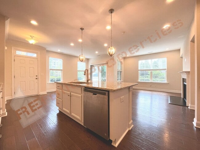 Building Photo - 1103 Laurel Twist Rd