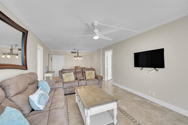 Building Photo - 525 N Ocean Blvd