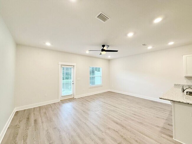 Building Photo - 9620 Nature Creek Blvd