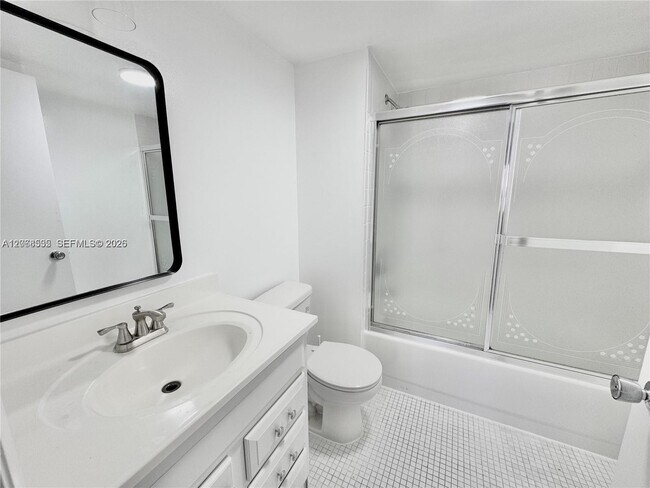 Building Photo - 1075 Riverside Dr