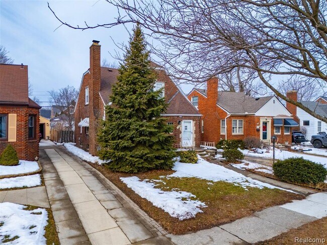 Building Photo - 2045 N Elizabeth St